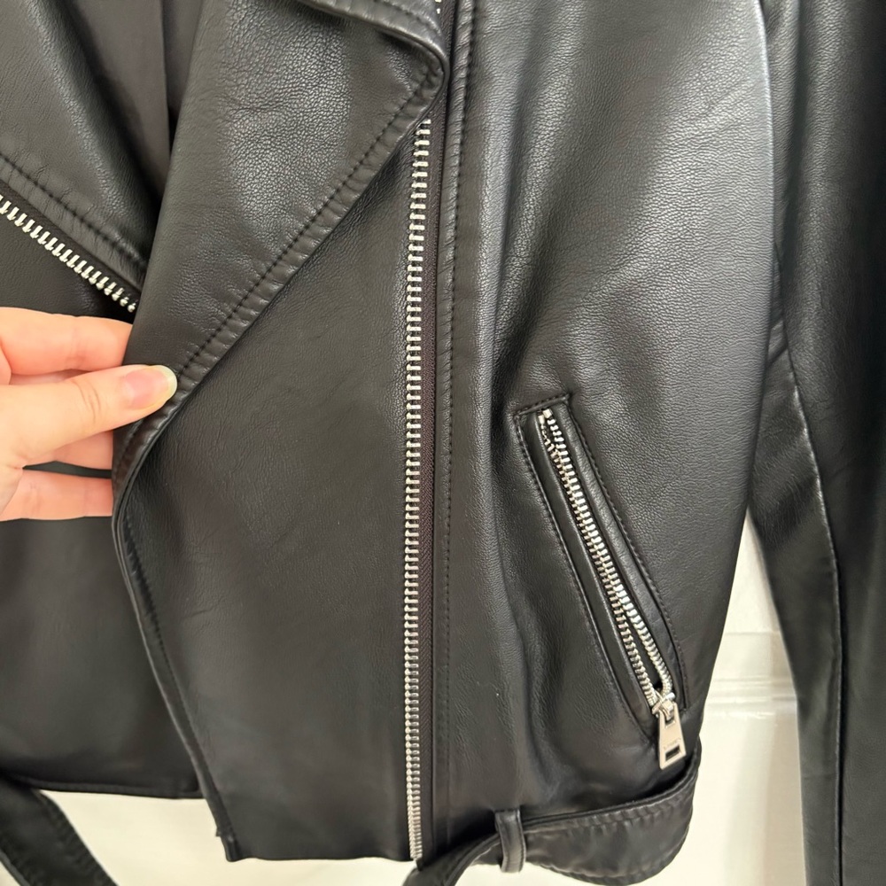 Levi's Women's Classic Black Leather Biker Jacket - Picture 7 of 10